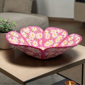 Hand Crafted Basket Center Piece Bowl Quilted 8” round x 3” tall Pink Floral